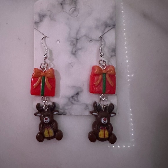 Cute Christmas present w/ a tiny reindeer, holding a Christmas present earrings - Picture 2 of 2
